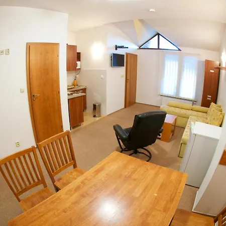 Biela Put 17 - 18 Hotel apartamentowy Dolina Demianowska